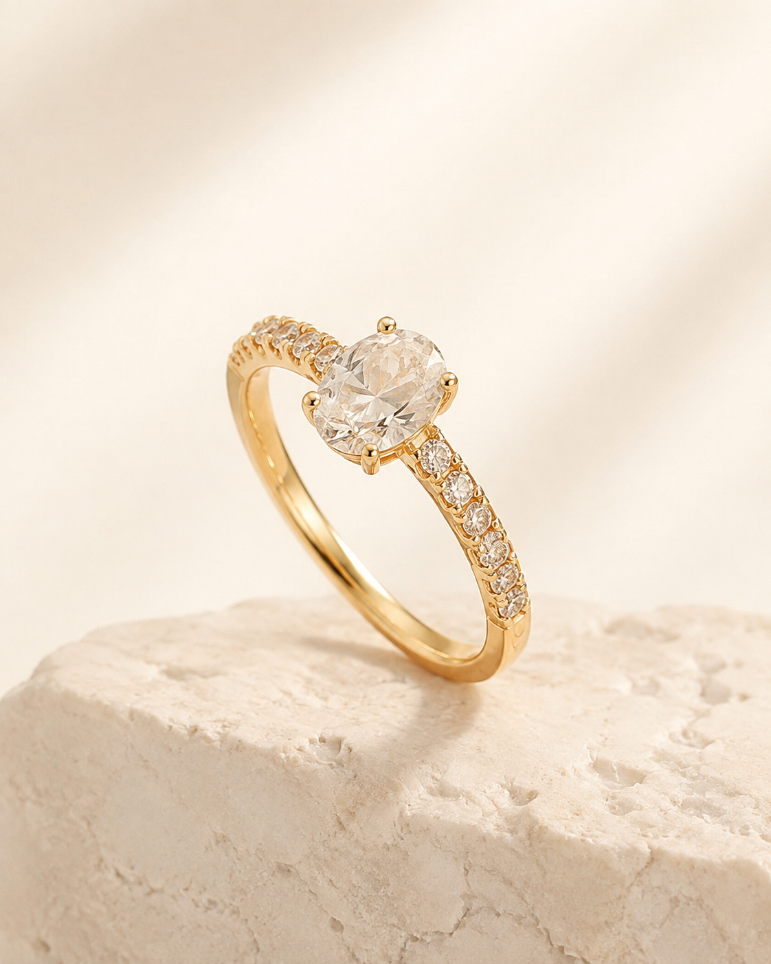 Bague Éclat d’Aube Elora — bague dorée solitaire ovale